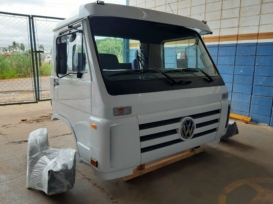 Cabine Volkswagen Titan Worker com montagens completa